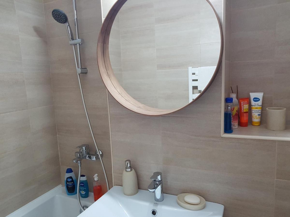 Mary Apartment Galaţi Екстериор снимка